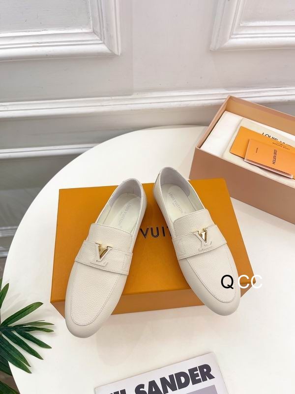 LV Women's Shoes 5